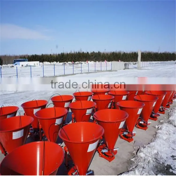 Small tractor Funnel-shaped agricultural fertilizer spreader