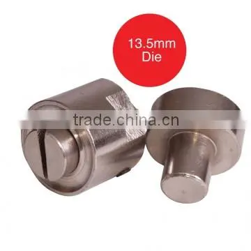 Die for metal/plastic grommet grommet die