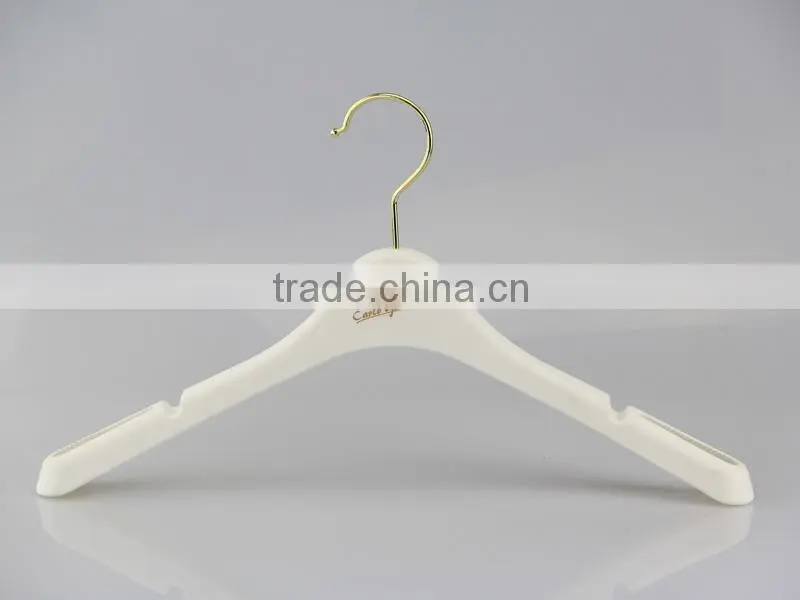white plastic hanger and pants hanger with custom logo