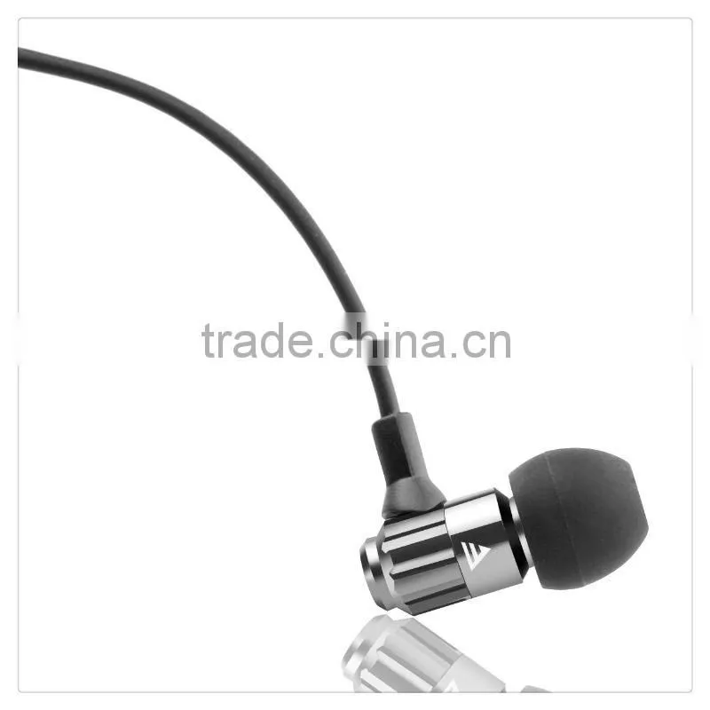 earphone with microphone mic speaker