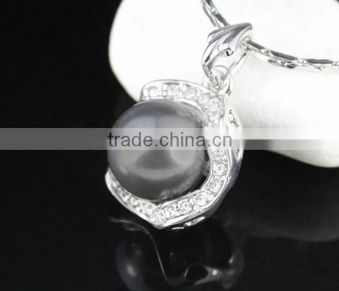 white gold austrian crystal imitation pearl necklace