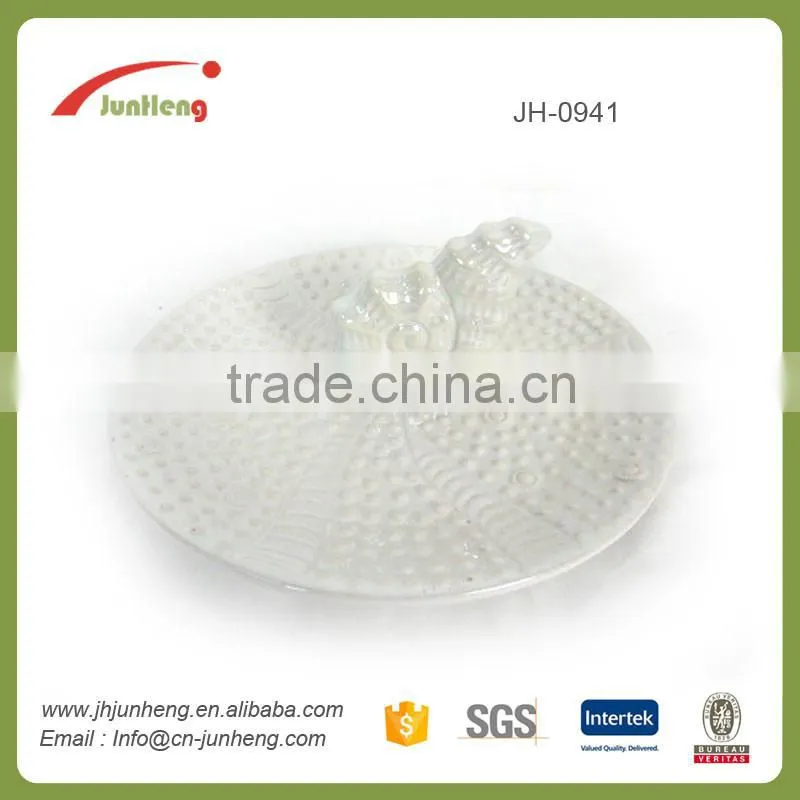 Garden decor glazed white conch fish plate, decorative ceramic glazed plates