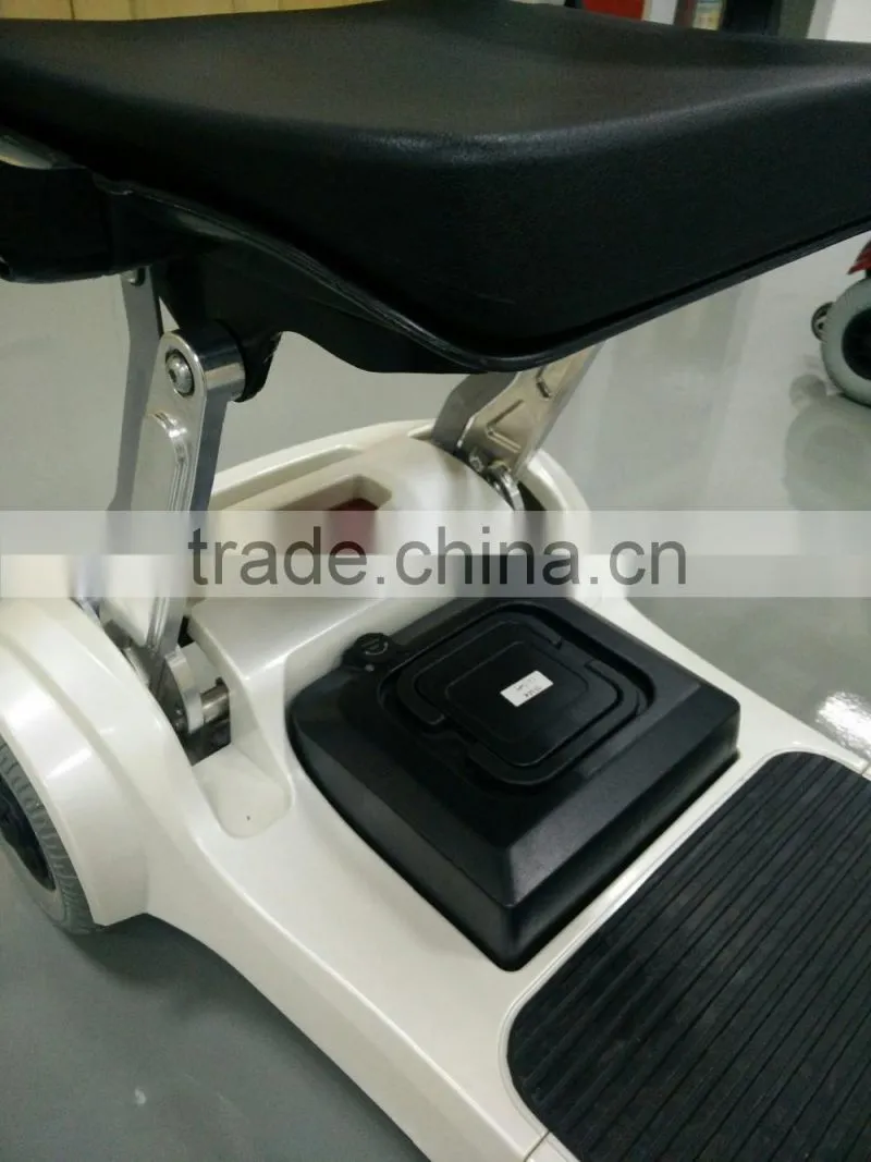 Folding mobility scooter for elderly use