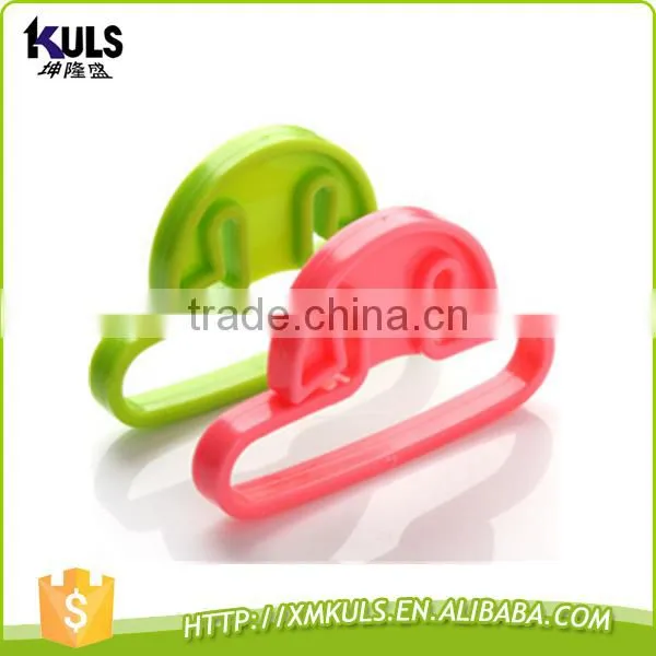 Creative household necessities to mention plastic carry handle for plastic bag