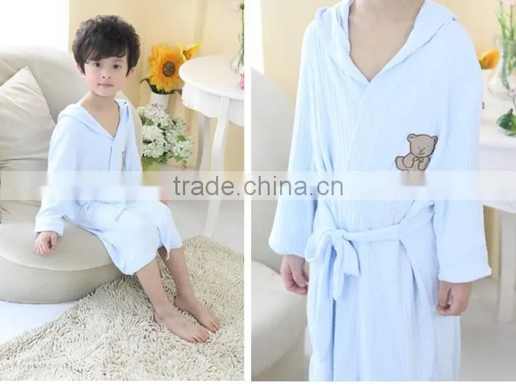 Non-Toxic Soft Warm Hemmed Flannel Wholesal Bathrobe