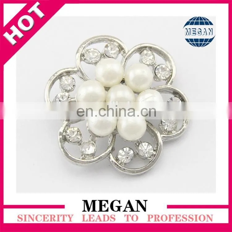 2016 hot sale wedding decorative flower shape rhinestone button for wedding dress