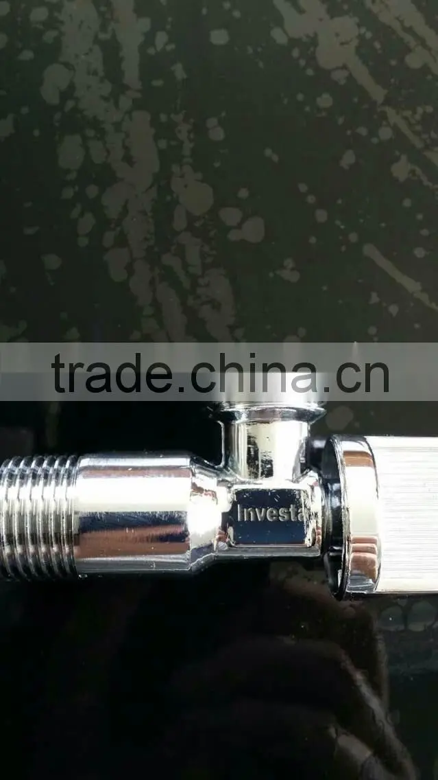25030 Angle vavle with cap