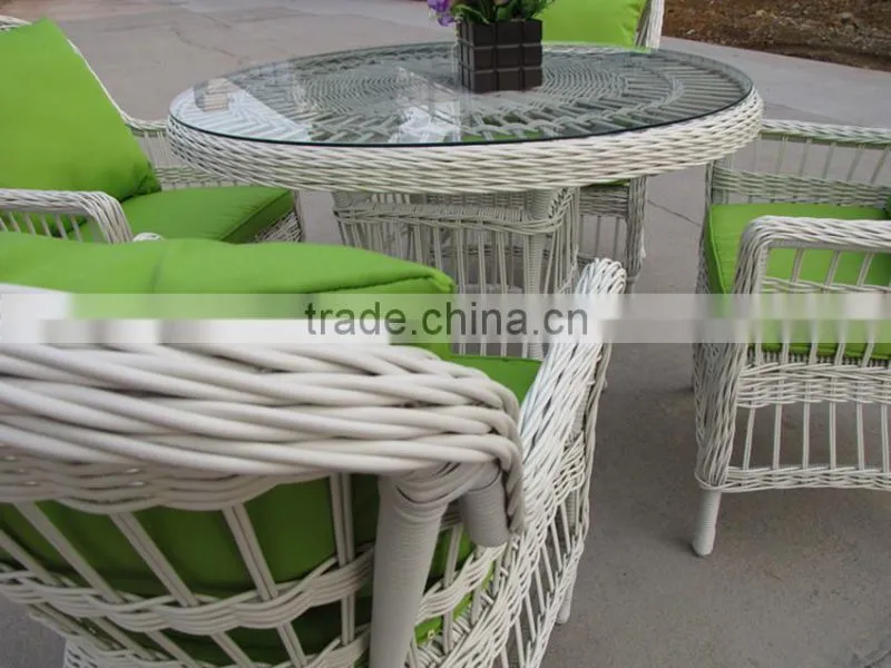 NEW DINING WHITE ROUND RATTAN TABLE