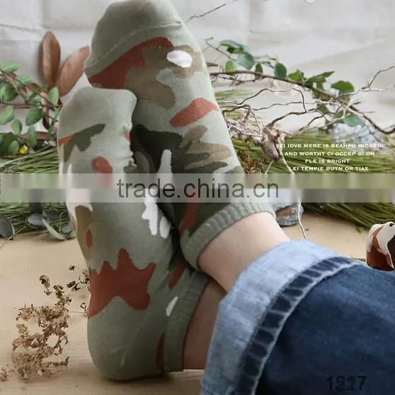 cheap young man fashion camo design sublimation printing socks