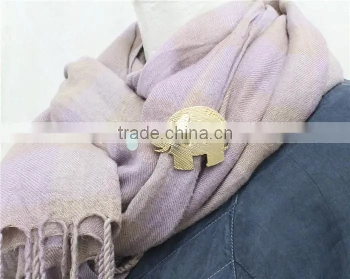 Wholesale Aolly Elephant Shape Animal Brooch Pin