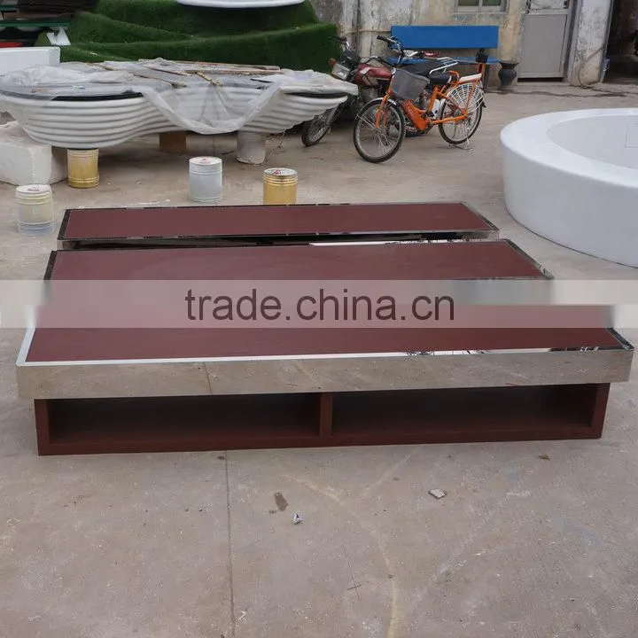 Giant square modern garden chair