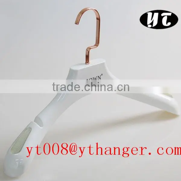 High quality mike white body gold square hook engraving logo sets hanger