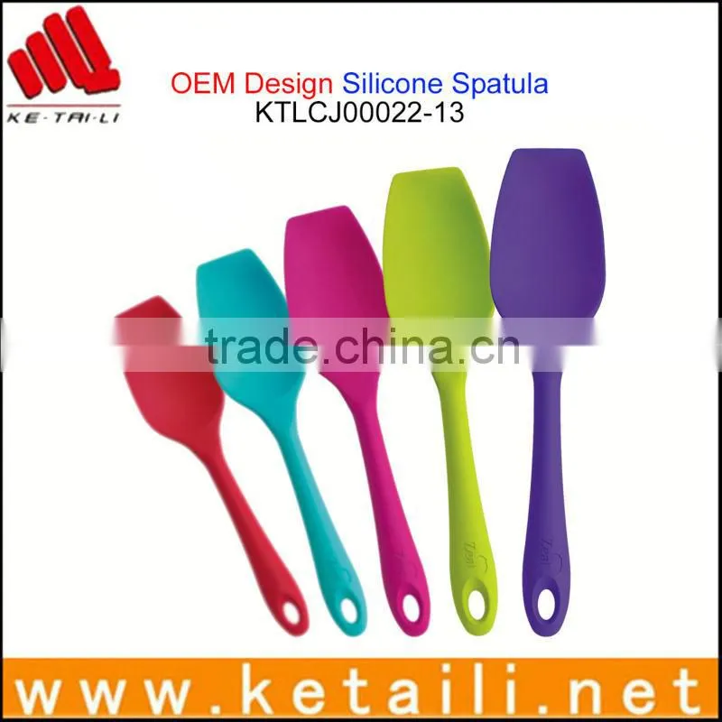 High quality eco-friendly silicone scraper kitchen utensil