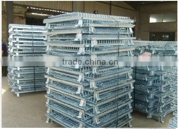 Foldable and stackable pallet box