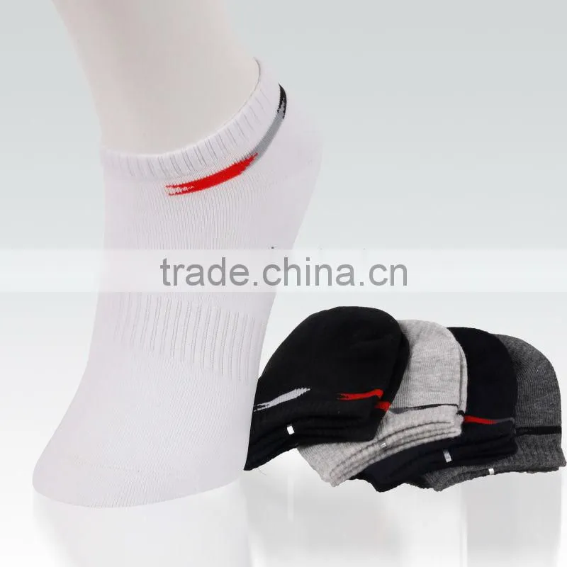 High sweat absorbent man's walking socks