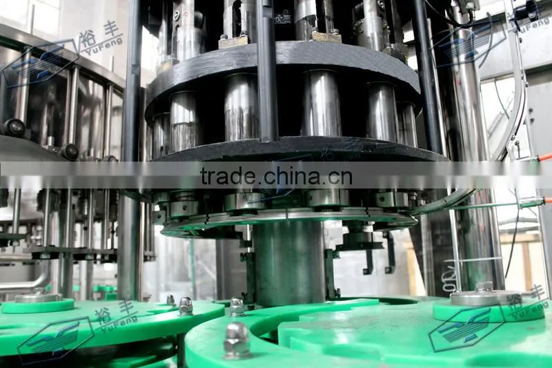 Cylinder lifting type glass bottle alcohol filler