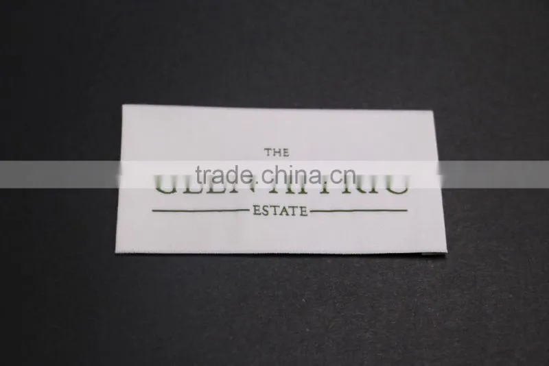 China Customize Brand Name Fabric Cloth Garment Label Woven Cheap Clothing Label