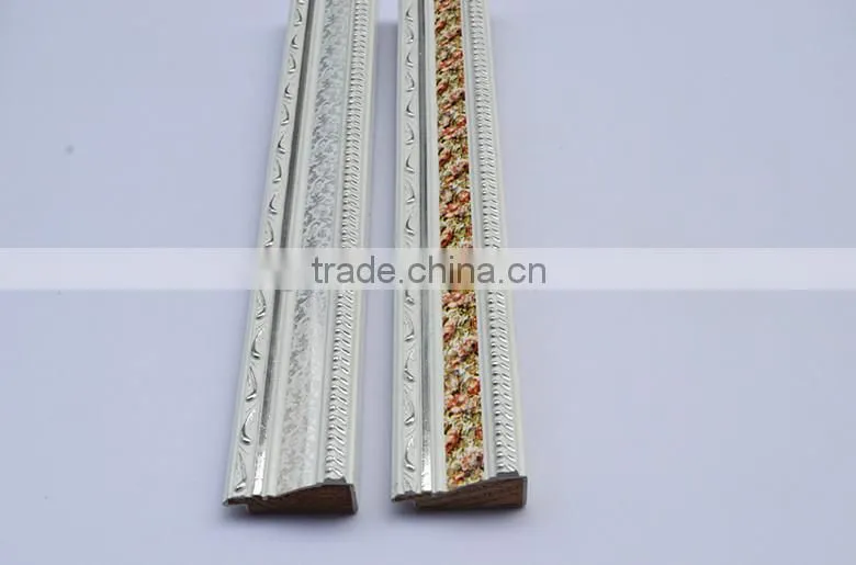 White shivering flower wooden photo frame moulding