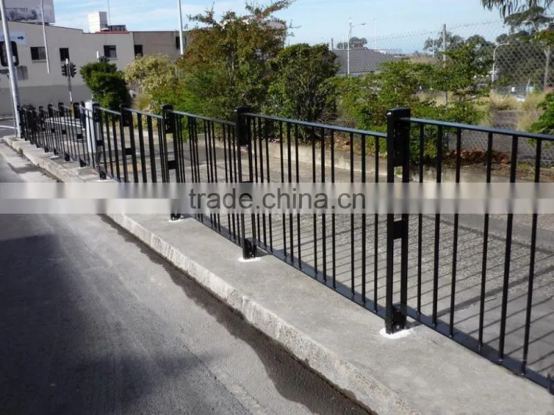 Hot-dipped galvanized steel road fence/ Pedestrian Fencing