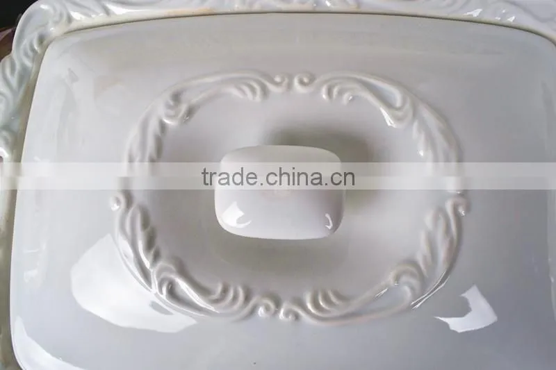 14.5" Square porcelain bakeware with lid