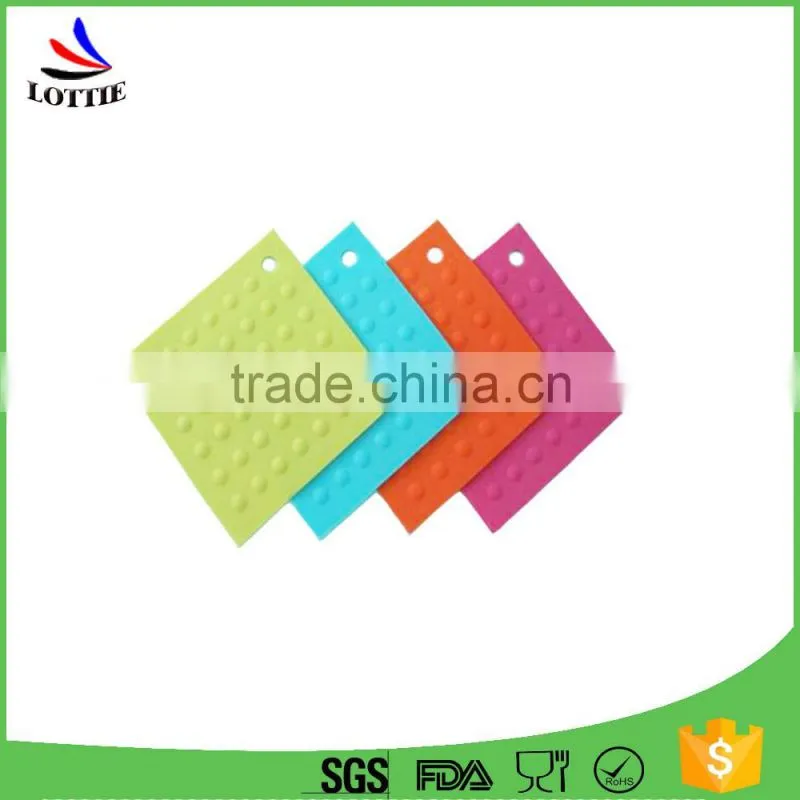 Hot selling Food grade green heat insulated Anti-skid silicone coasters from china