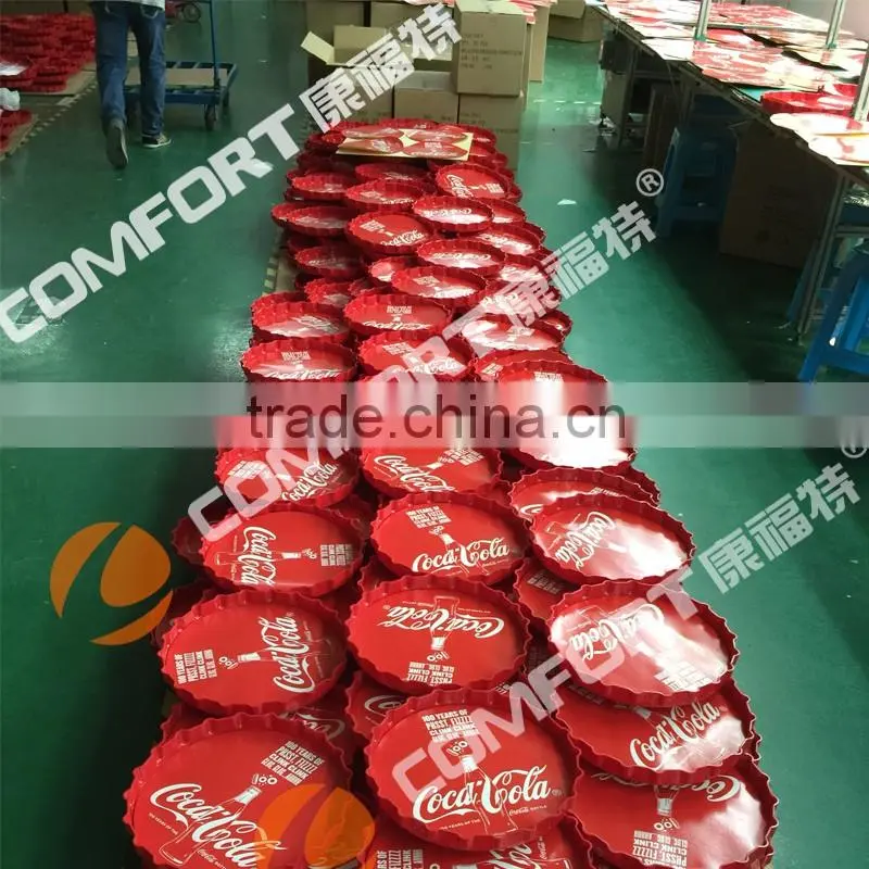 Competitive plastic around food serving tray