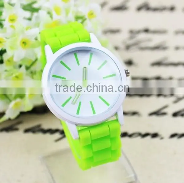 2013 lovely item popular design silicone watches men
