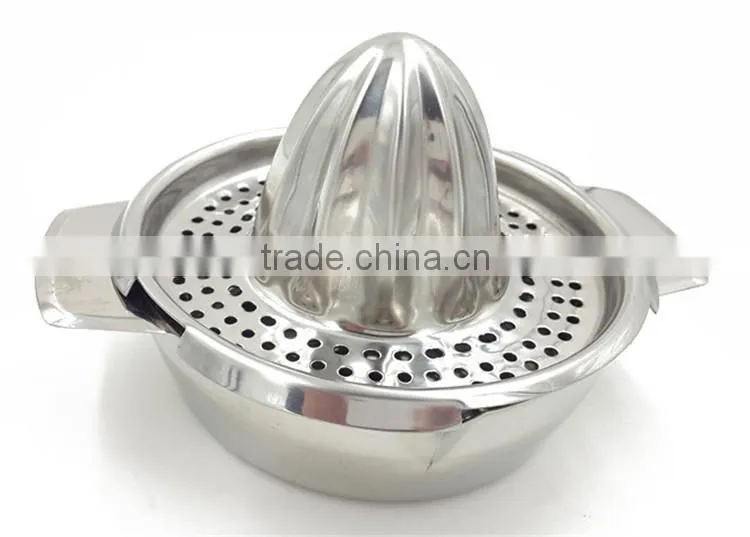 Hand juicer