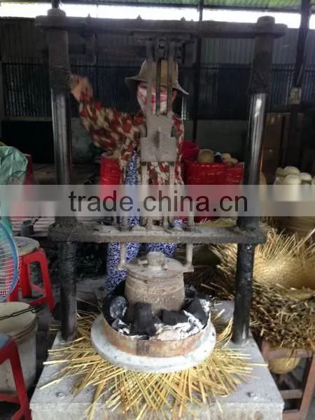 Vietnamese leaf palm hat
