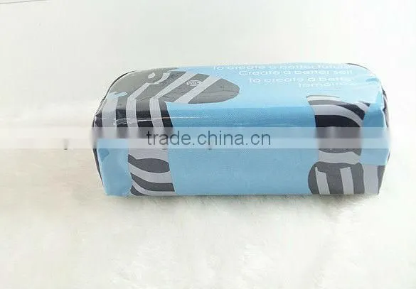 Free custom design elegant PVC clear cosmetic bags wholesale