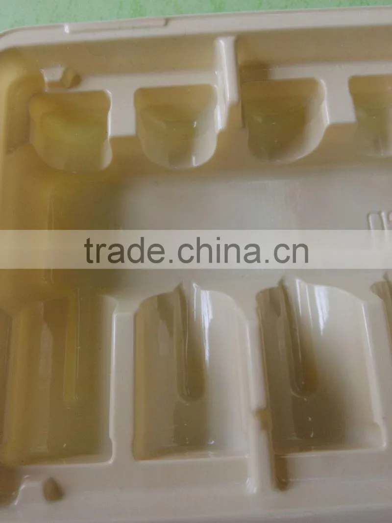 Plastic medical oral liquid packing tray with 8 dividers