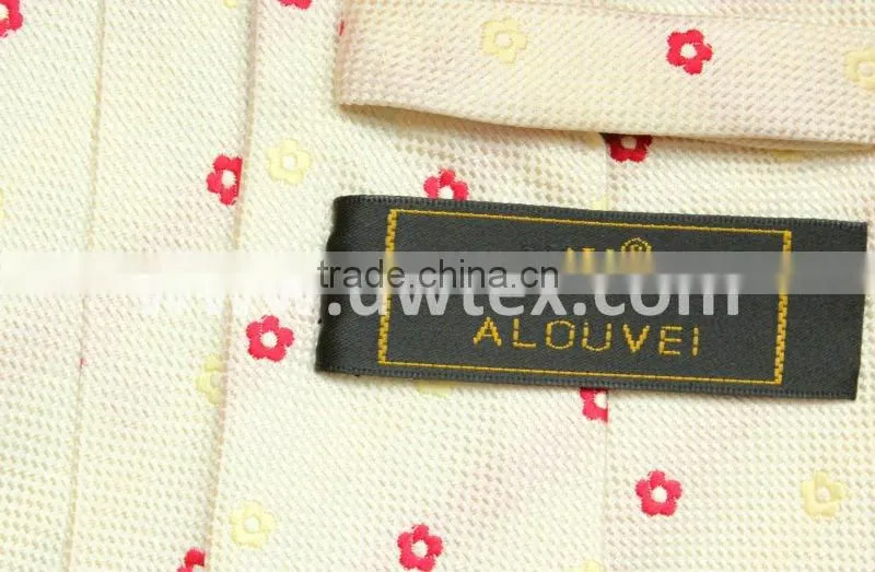 Small flower pattern silk tie for man