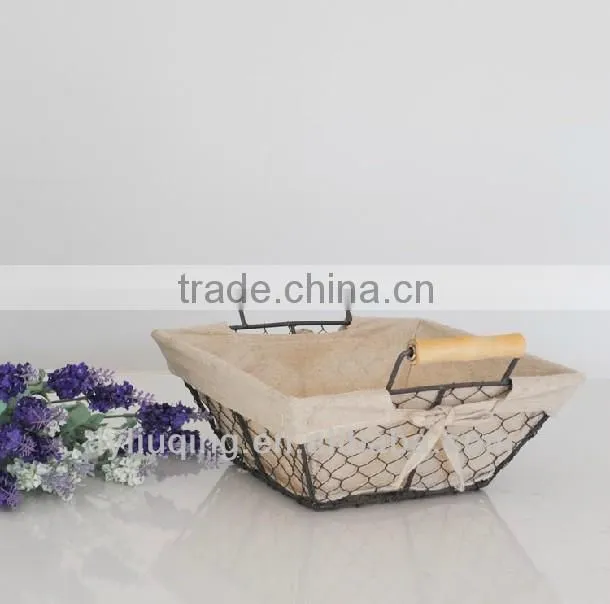 factory wholesale handmade iron wire/chicken wire basket with two handles and fabric lining
