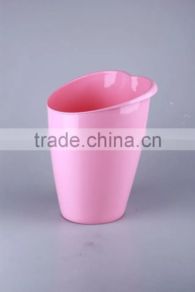 Heart-shaped Sloping Plastic Trash Can/Rubbish Bin Household Garbage Can