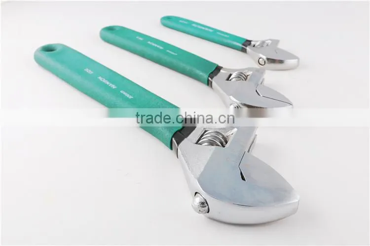 PROFESSIONAL ADJUSTABLE WRENCH DIPPED HANDLE