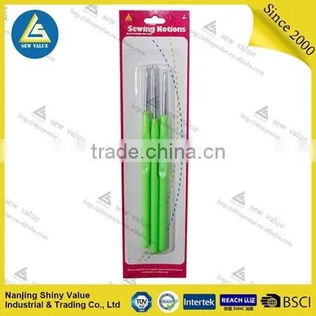 Environmental protection zinc plated plastic handle crochet hook