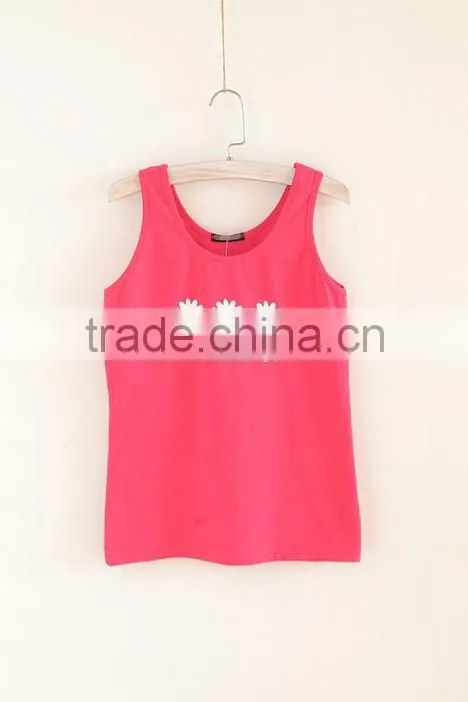 2015 Basic style of women tank tops with three little flowers print in the middle / soft and breathable to your body
