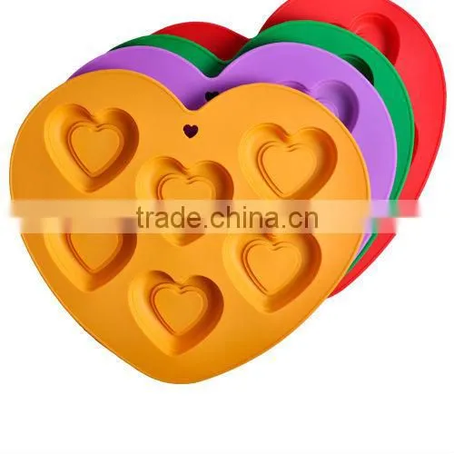 2013 New Product !!! Food grade colorful silicone cake mold