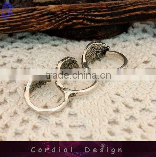 2013 New Products Alloy Ring Fashion Leaves Interlocking Rings Jewelry For Young Women