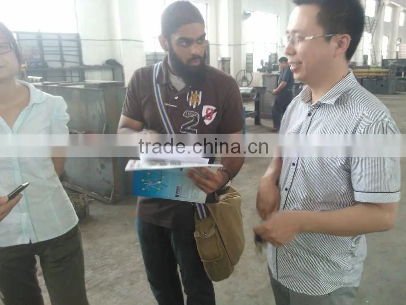 Auto metal sheet straightening machine