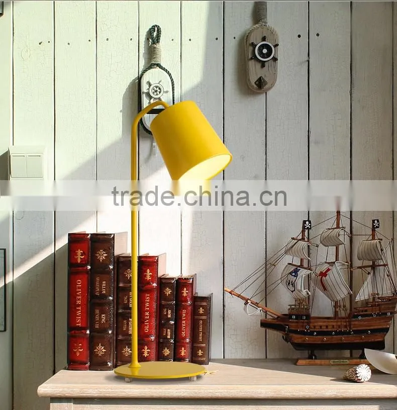 Updated CE Elaborate Factory Price Many Color Writing Task Table Lamp