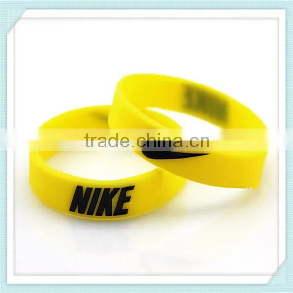 cheap silicone sport bracelet, custom fashion sport wristband
