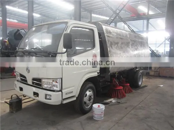 factory dongfeng 4x2 small street sweeping truck for sale