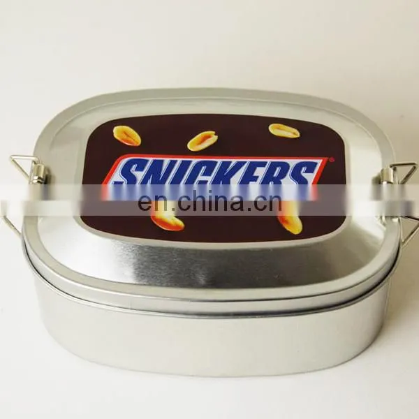Decorative metal tin lunchbox with plastic lock