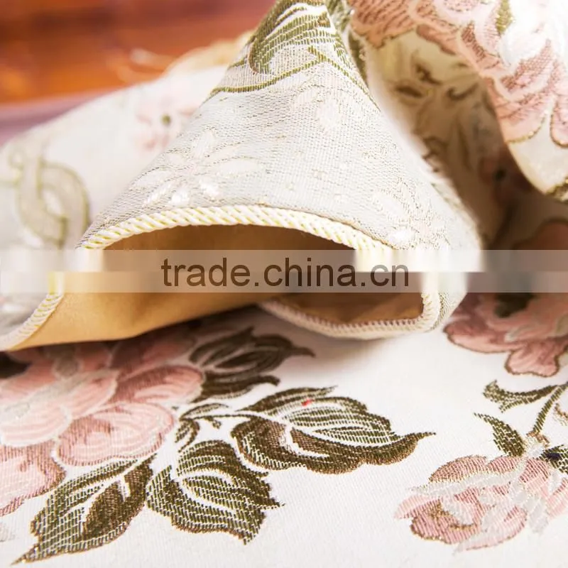 PLUS Big flower embroidery table runner
