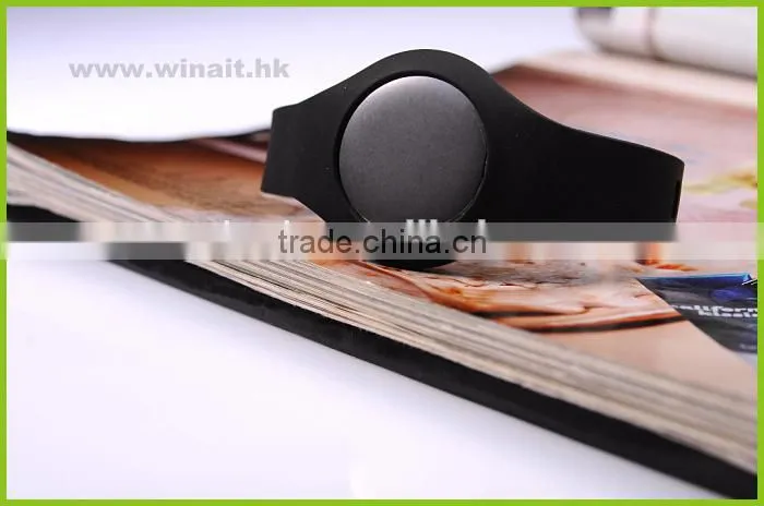 WT-17 Anti-lost Bluetooth Bracelet with time display,call distance vibration, answering function bluetooth bracelet watch