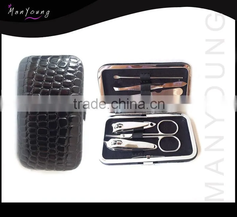 ManYoung manicure set with 6 pcs accessories