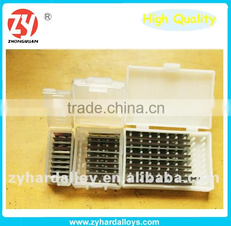 Tungsten carbide blades for paint scraper