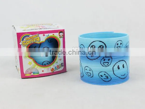 2017 newly plastic rainbow spring with smile face/kids funny rainbow circle