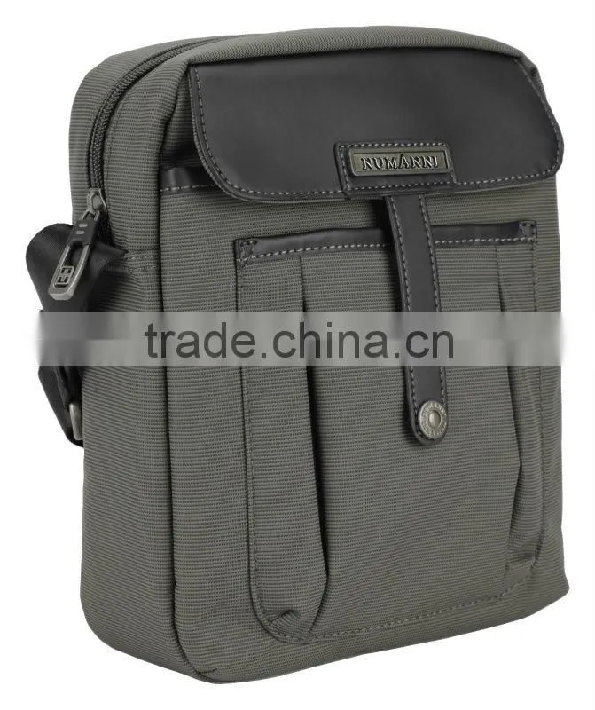 fashion new stylish waterproof and durable nylon waterproof large messenger bag